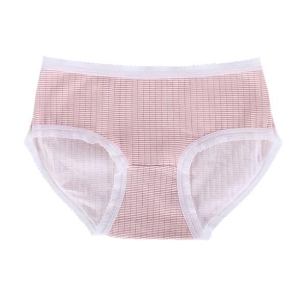 Σετ από πέντε γυναικεία μπικίνι με διαφορετικά σχέδια και δαντέλα