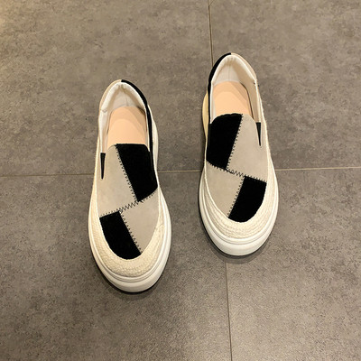 Καθημερινές γυναικείες εσπαντρίγιες κατασκευασμένες από οικολογικό σουέτ με επίπεδη σόλα