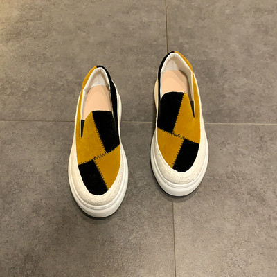 Καθημερινές γυναικείες εσπαντρίγιες κατασκευασμένες από οικολογικό σουέτ με επίπεδη σόλα