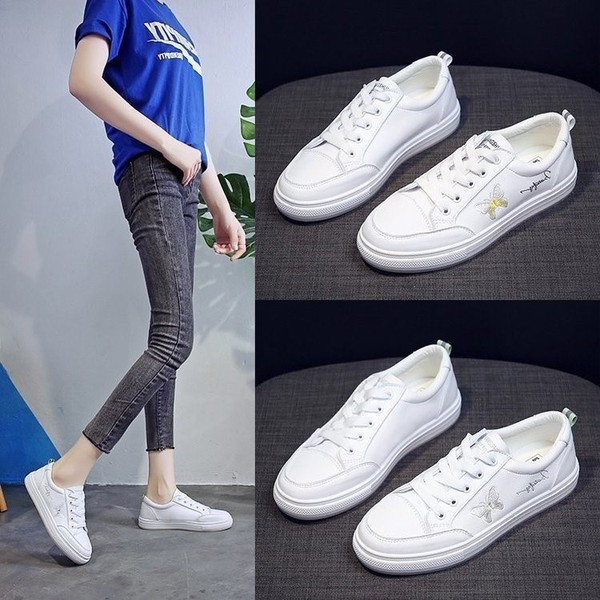 Γυναικεία casual λευκά πάνινα παπούτσια με χρωματιστά κεντήματα