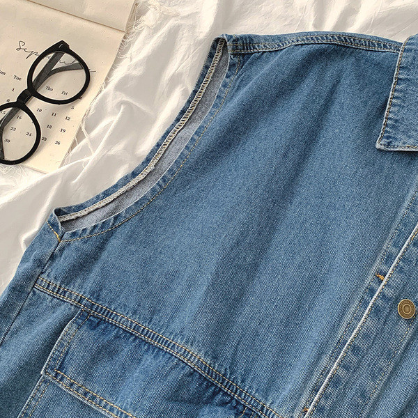 Γυναικείο γιλέκο τζιν με κουμπιά