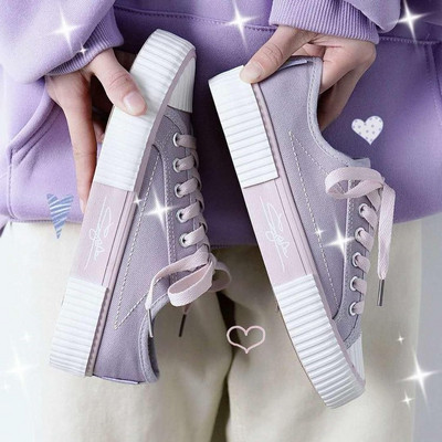 Női alkalmi cipők új modellje, lapos talppal