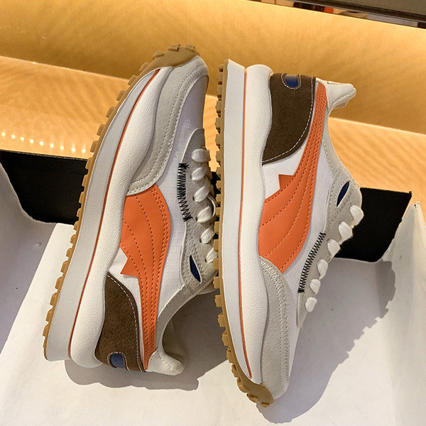 Casual αθλητικά παπούτσια με επίπεδη σόλα και κορδόνια