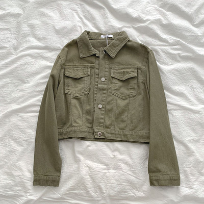 Naiste lühike taskute ja pikkade varrukatega jope