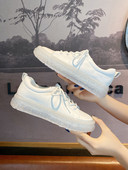 Női bőr tornacipő fehér színben és díszítő kövekkel