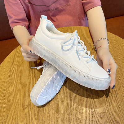 Női bőr tornacipő fehér színben és díszítő kövekkel