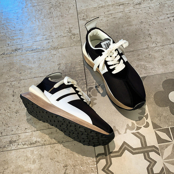 Casual γυναικεία αθλητικά παπούτσια κατασκευασμένα από έκο δέρμα με επίπεδη σόλα