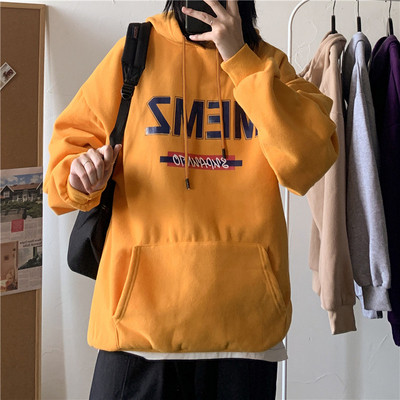 Φθινοπωρινό ανδρικό φούτερ με επιγραφές και εφαρμογή