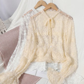 Női csipke ing hosszú ujjal és gallérral szalaggal