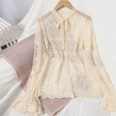 Női csipke ing hosszú ujjal és gallérral szalaggal