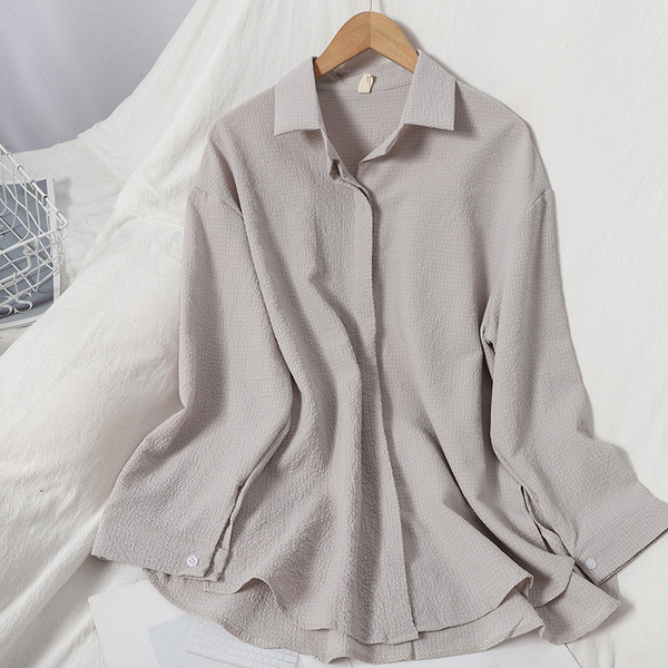 Ženska ležerna košulja s klasičnim ovratnikom