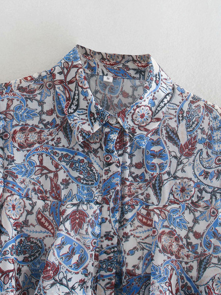 Naiste nööpide ja lokkidega särk