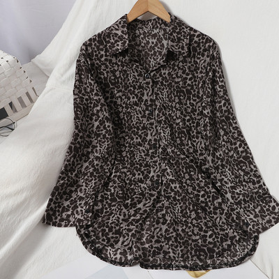 Γυναικείο πουκάμισο με μοτίβο λεοπάρ και κλασικό γιακά