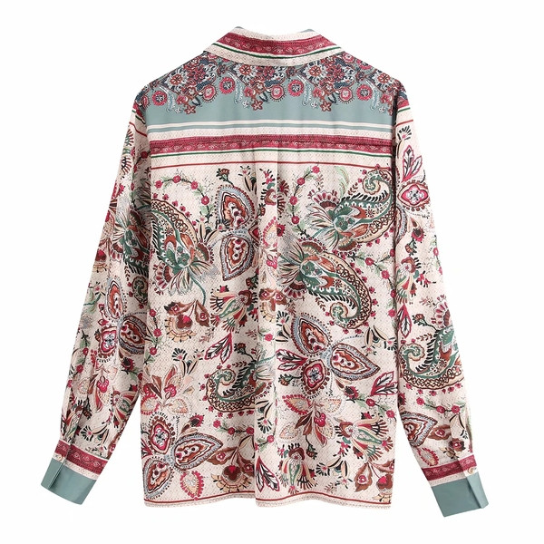 Uut mudelit värvilise mustriga kevad-sügissärk