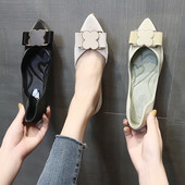 Női modern cipő hegyes modell