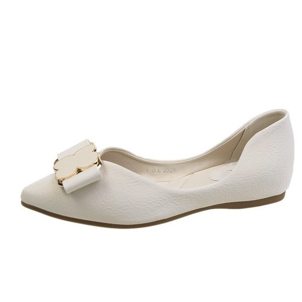 Női modern cipő hegyes modell