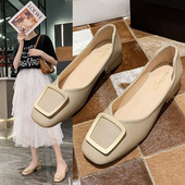 Női bőrcipő csattal