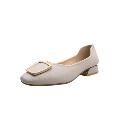 Női bőrcipő csattal