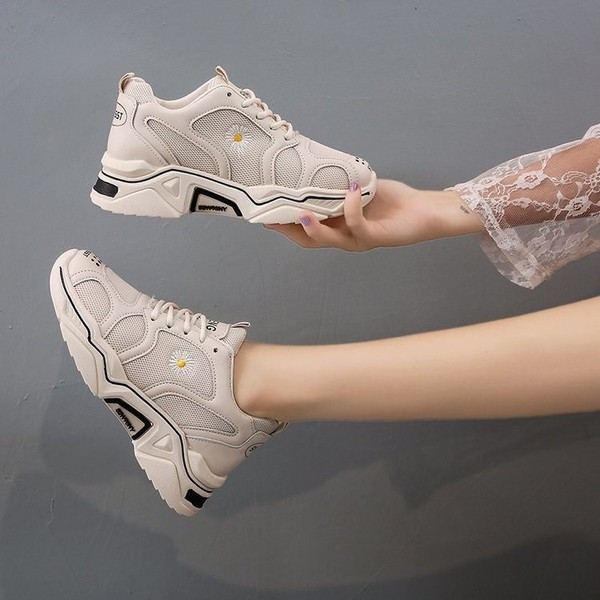 Γυναικεία casual αθλητικά παπούτσια με χρωματιστό κέντημα