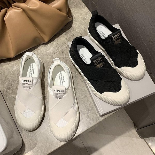 Naiste vabaajajalatsid kummikutega