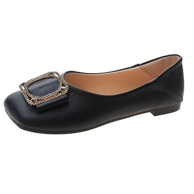 Naiste pandlaga nahast kingad