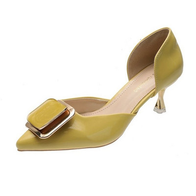 Γυναικεία μοντέρνα παπούτσια με επίπεδη σόλα