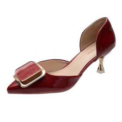 Γυναικεία μοντέρνα παπούτσια με επίπεδη σόλα