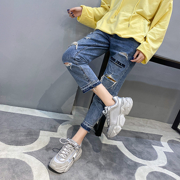 Γυναικεία πάνινα παπούτσια με κορδόνια, επιγραφή και ψηλή σόλα