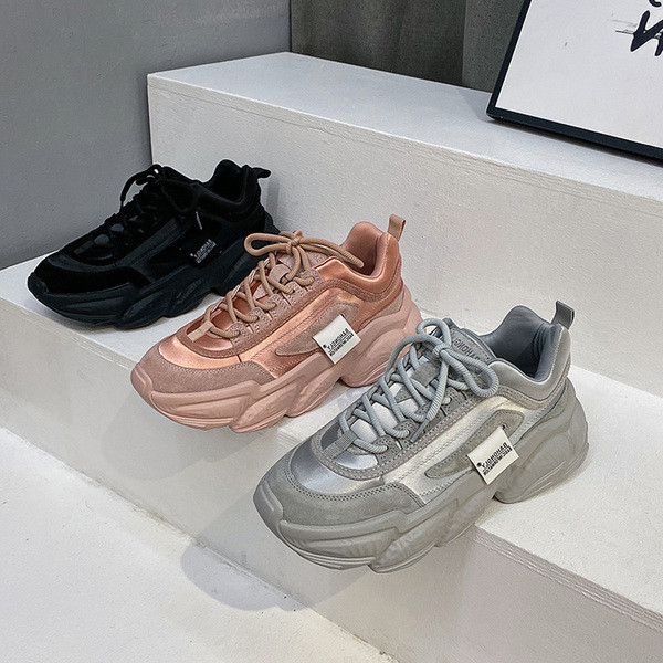 Γυναικεία πάνινα παπούτσια με κορδόνια, επιγραφή και ψηλή σόλα