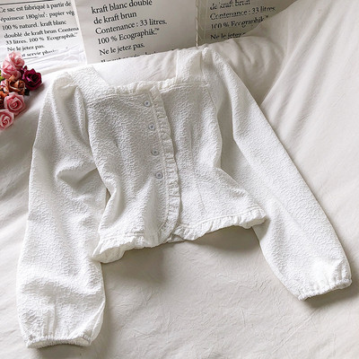 Moodne naiste särk kandilise kaelusega ja pikkade varrukatega