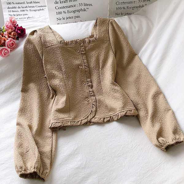 Moodne naiste särk kandilise kaelusega ja pikkade varrukatega