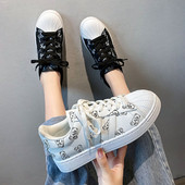 Γυναικεία αθλητικά παπούτσια με κορδόνια και επίπεδη σόλα