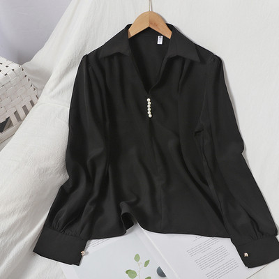 Μοντέρνο γυναικείο πουκάμισο με κλασσική διακόσμηση για κολάρο και πέρλες