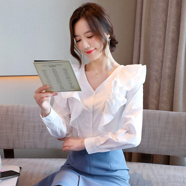 Új modell női ing fürtökkel és spitz nyakkivágással