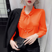 Naiste pärlite ja pikkade varrukatega särk