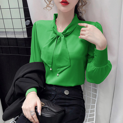 Naiste pärlite ja pikkade varrukatega särk