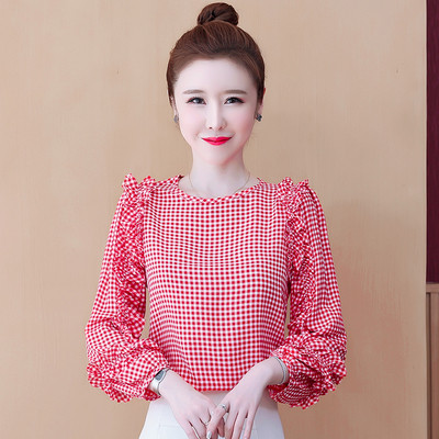 Ruuduline naistesärk - ovaalse dekoltee ja lokkidega