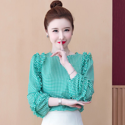 Ruuduline naistesärk - ovaalse dekoltee ja lokkidega