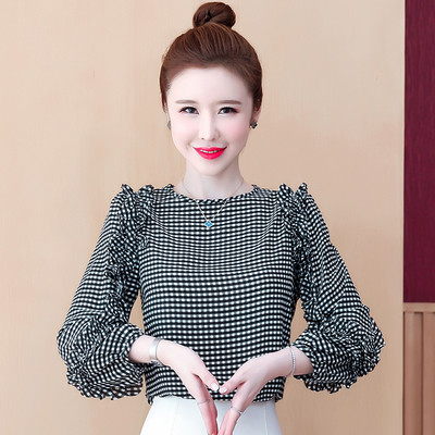 Ruuduline naistesärk - ovaalse dekoltee ja lokkidega