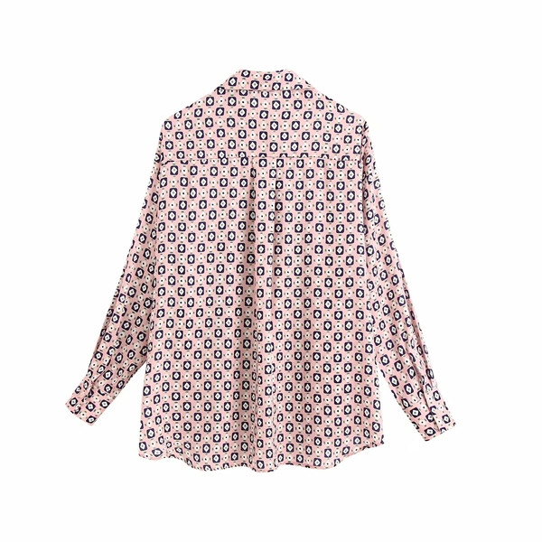 Klassikaline roosa mustriga särk