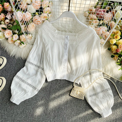 Moodne naiste särk nööpide ja pitsiga