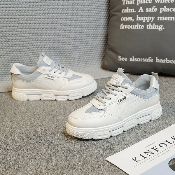 Γυναικεία casual λευκά αθλητικά παπούτσια από οικολογικό δέρμα