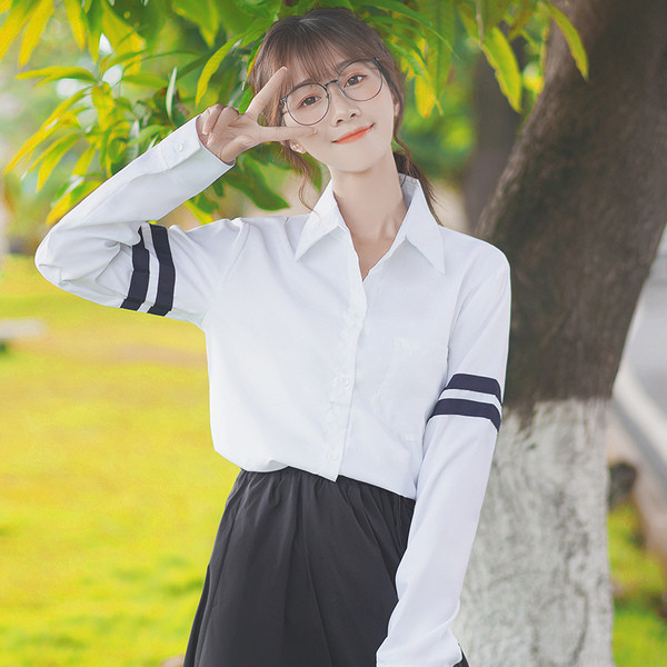 Női alkalmi ing klasszikus gallérral és fehér gombokkal