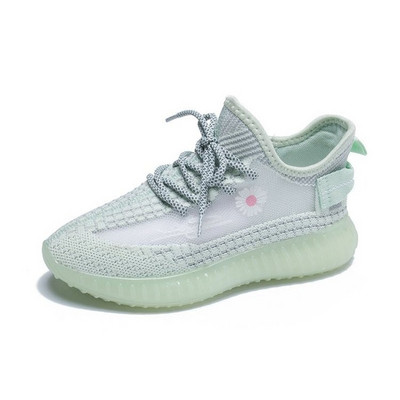 Αθλητικά και καθημερινά γυναικεία παπούτσια με κέντημα