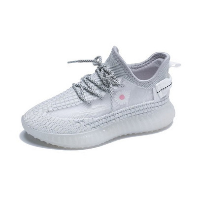 Αθλητικά και καθημερινά γυναικεία παπούτσια με κέντημα