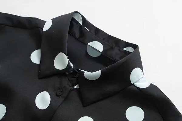 Klassikaline täpimustriga vabaajasärk