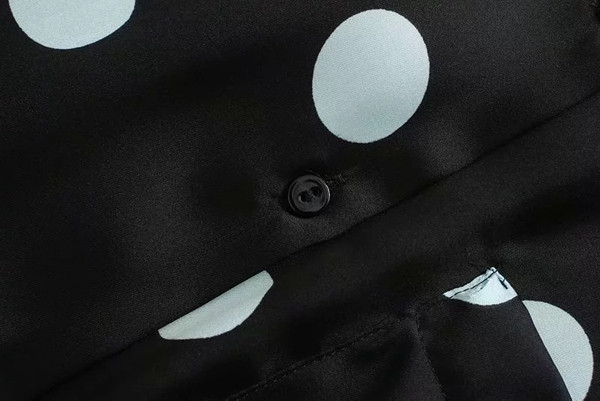 Klassikaline täpimustriga vabaajasärk