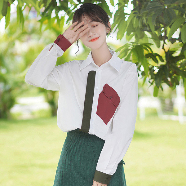 Casual γυναικείο πουκάμισο με τσέπη σε λευκό χρώμα