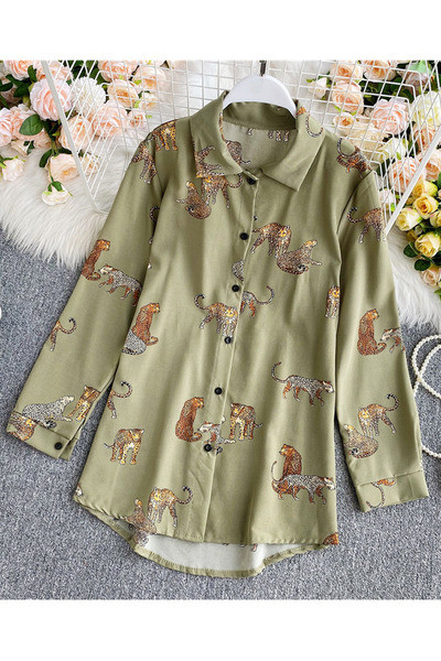 Női ing klasszikus gallérral és leopárdmintával