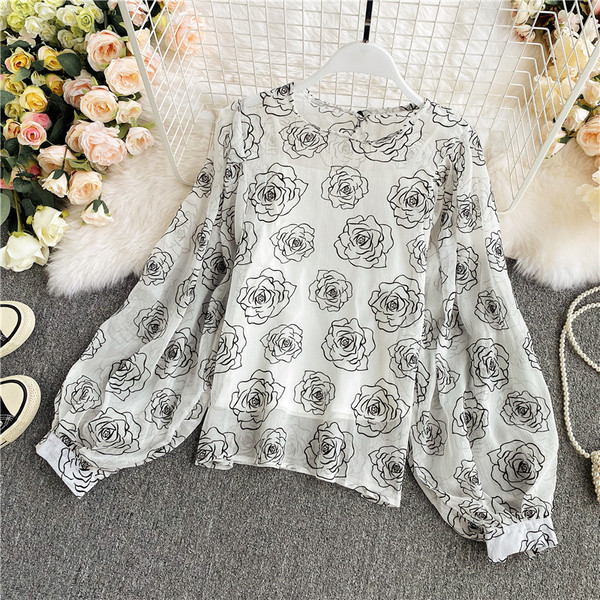 Naiste moodne laiade varrukate ja ovaalse kaelusega särk